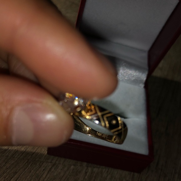 Engagement ring with his&hers wedding band - Picture 4 of 7